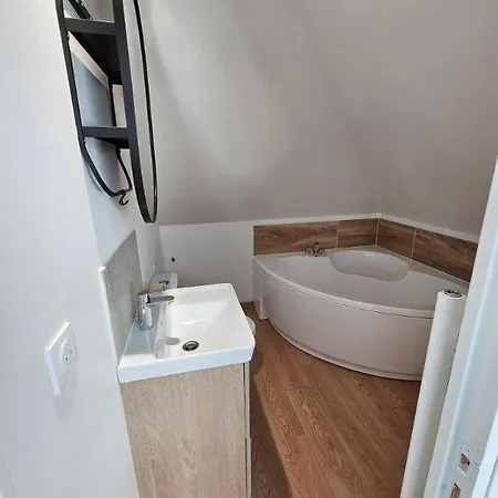 Completely Renovated Apartamento